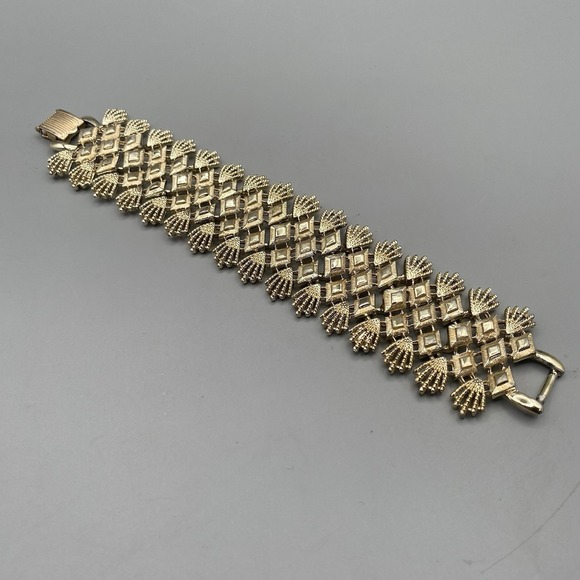 Vintage Wide Coro Pegasus Bracelet Gold Tone Fringe Edge 7.5in Panel Link Signed - Picture 4 of 7